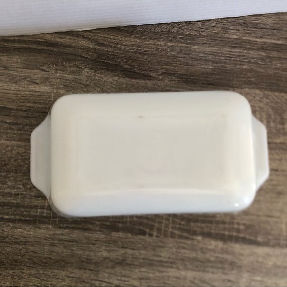 Vtg Milk Glass Baking Dish with Blue Floral Design - Picture 10 of 10